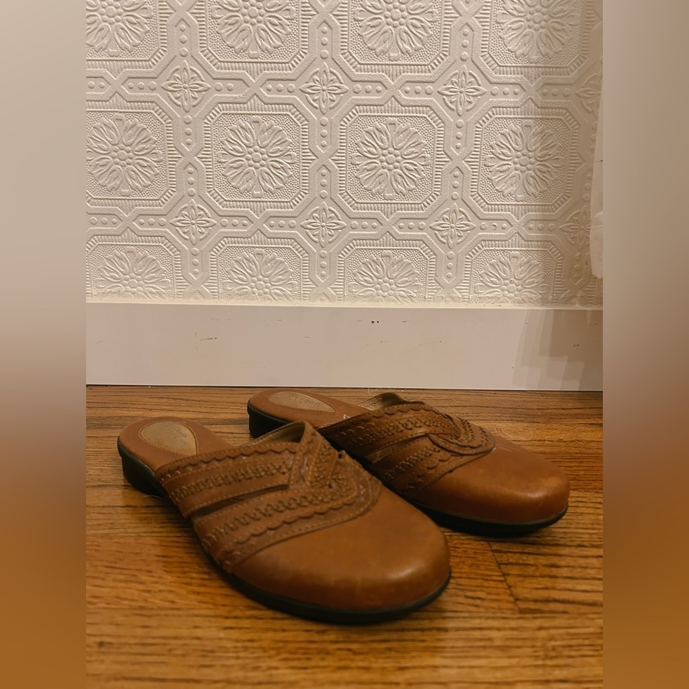 Clarks Artisan Leather Slip On Sandals Womens Brown, Size 8